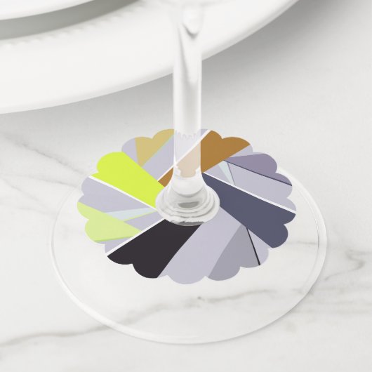 抽象的な幾何学的形状 8 ワイングラスタグ (クローズアップ)