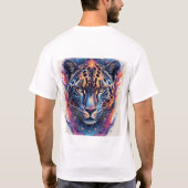 抽象的な炎の要素を取り入れたパンサーの肖像 Tシャツ (裏面)