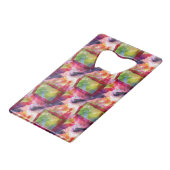 抽象的な緑、赤い壁紙 クレジットカード栓抜き (正面アングル)