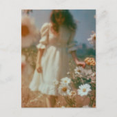 抽象的な野の花畑の女性の写真 ポストカード (正面)