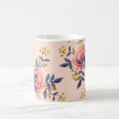 抽象芸術のシームレスなパ葉ターンと コーヒーマグカップ (中央)