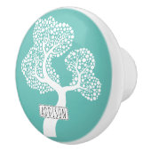 抽象芸術の円の木と名前on lightティール(緑がかった色) セラミックノブ (右)