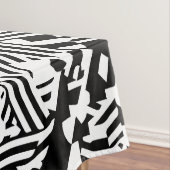 抽象芸術の反射：線、立方体、およびモノクロ テーブルクロス (インサイチュ)