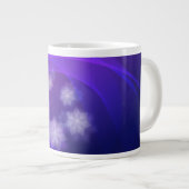 抽象芸術の花の背景（藍色） ジャンボコーヒーマグカップ (正面右)