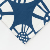 抽象芸術の花031023 – 絞り青に白 フリースブランケット (角)