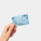 抽象芸術の青い羽と雪 バッジ (手持ち)