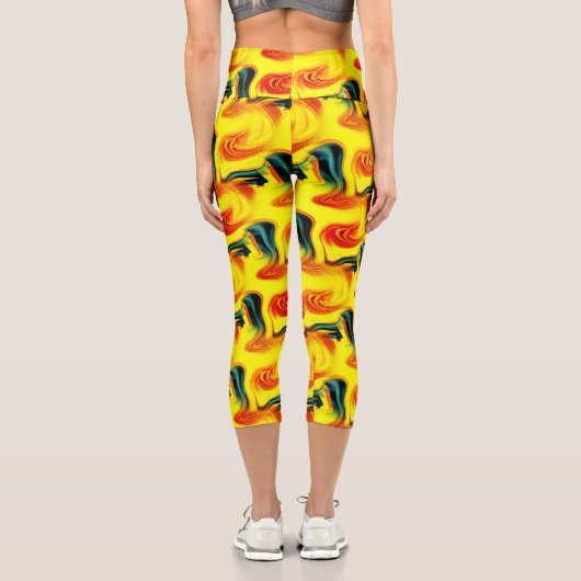 抽象芸術の黄色と緑のパターン カプリレギンス (裏面)