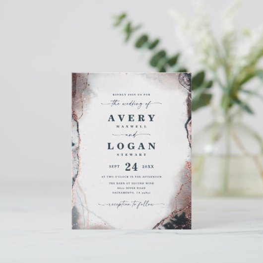 抽象芸術エテリアダークブルー結婚式招待状 案内ポストカード (スタンド正面)