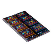 抽象芸術カセットテープのネオンレトロ音楽のバックグロ ノートブック (右側)