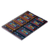 抽象芸術カセットテープのネオンレトロ音楽のバックグロ ノートブック (左側)