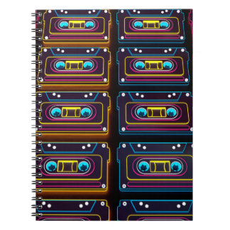 抽象芸術カセットテープのネオンレトロ音楽のバックグロ ノートブック