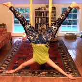 抽象芸術クールオレンジホワイト（ばちゃばちゃ）跳ねるブラック銀河系 レギンス