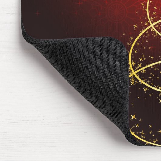 抽象芸術ゴールデンクリスマスツリー白熱［赤熱］光を放つオン赤 マウスパッド (コーナー)