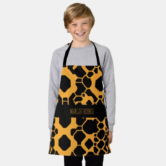 抽象芸術サッカーハーフトーンブラックイエローパターン エプロン (着用した状態)