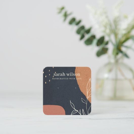 抽象芸術ネービーオレンジ色の葉の茂みのイヤリングディスプレイ スクエア名刺 (スタンド正面)