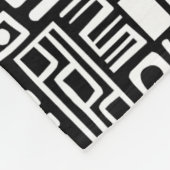 抽象芸術パターン110122 – 黒い投げピルに白 フリースブランケット (角)