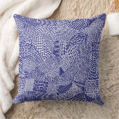 抽象芸術パッチワークの地図 – 深いネイビーブルーonホワイト クッション (ブランケット)