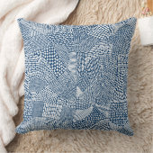 抽象芸術パッチワークの地図 – 藍染め青の上の白 クッション (ブランケット)