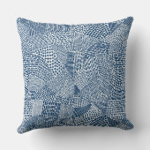 抽象芸術パッチワークの地図 – 藍染め青オンホワイト クッション (裏面)