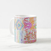 抽象芸術パッチワーク、水色絞り染めパターン。 コーヒーマグカップ (正面左)