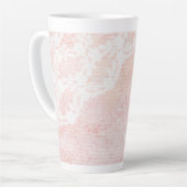 抽象芸術ピンクの書名 カフェラテマグ (左アングル)