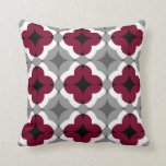 抽象芸術フローラクローバーの赤と灰色 クッション<br><div class="desc">抽象芸術フローラクローバーパターンのクランベリーレッド、グレー、木炭、白黒</div>