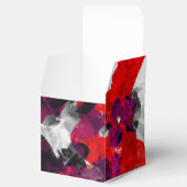 抽象芸術フローラデザイン – 白の上に赤と紫 フェイバーボックス (オープン)