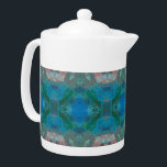 抽象芸術ブルーパターン万華鏡のように千変万化するパターン 芸術的<br><div class="desc">青楽しむいリラックス緑のティーポットを付け素晴らした朝または午後のお茶。この美しい抽象芸術パターンは、ピンクとグリーンの与えこの製品で強調された鮮やかな青い色をコンテンポラリー感じ特徴とする。この青いデザインを生み出す万華鏡のように千変万化するパターンパターンを作り出す際に、宝石の写真を基に芸術的撮影した。</div>