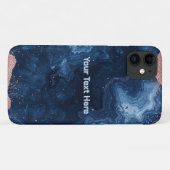 抽象芸術ブルーマーブルアートと金ゴールドグリッターアクセント Case-Mate iPhoneケース (裏面(横))