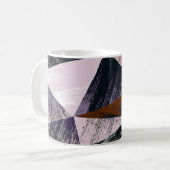 抽象芸術ポリゴンパターン、カラフル三角形。 コーヒーマグカップ (正面左)