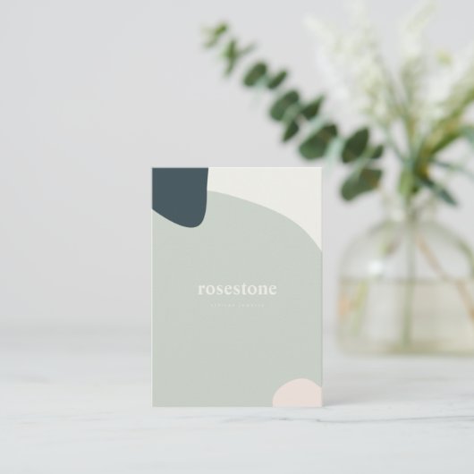 抽象芸術ミントグリーンモダンティール（緑がかった色）パステルピンクシェイプ 名刺 (スタンド正面)