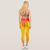 抽象芸術モダンオレンジ色の黄色の幾何学的パターン カプリレギンス (裏面)