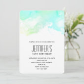 抽象芸術モダングリーンとブルーウォーターのカラー誕生日 招待状 (スタンド正面)