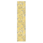 抽象芸術モダンブルーワイルドフラワーオンマスタードイエロー ショートテーブルランナー (正面)