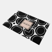 抽象芸術モダン白黒赤面ピンクモノグラム ドアマット (アングル)