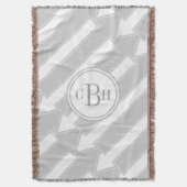 抽象芸術モダン矢印グレーモノグラムパターン スローブランケット (正面縦)