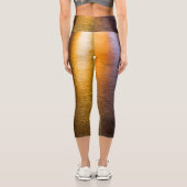 抽象芸術ライト海光沢金ゴールドブロンズ反射 カプリレギンス (裏面)