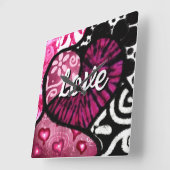 抽象芸術ラブハートピンクフローラ水玉模様ブラック スクエア壁時計 (傾斜)