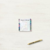 抽象芸術数々の色の染みパターン+名前をカスタムする ポストイット (デスク上)