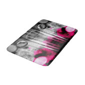 抽象芸術明るい赤紫色、グレーと黒の木目写真アート バスマット (アングル)