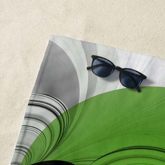 抽象芸術白黒と緑のフラクタルアート ビーチタオル (インサイチュ)