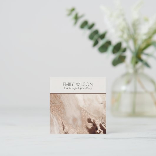 抽象芸術自然金ゴールドテクスチャネックレスバンド表示 スクエア名刺 (スタンド正面)