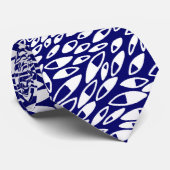 抽象芸術花びら – ホワイトオン深いネイビー ネクタイ (ロール)