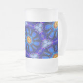 抽象芸術青い花パターン フロストグラスビールジョッキ (正面右)