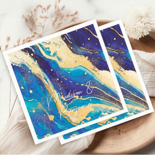 抽象芸術青カラフル結婚パーソナライズされた金ゴールド スタンダードカクテルナプキン