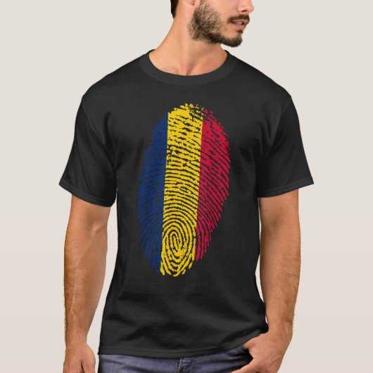 拇印の指紋チャドのチャドID Tシャツ (正面)