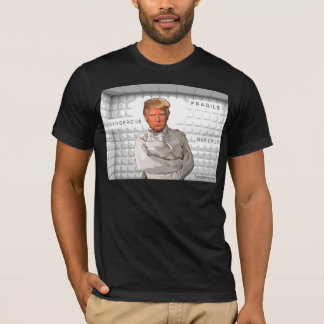 拘束衣の絵画のアンチ切札のドナルド・トランプ Tシャツ