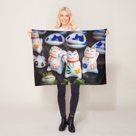 招き猫フィギュア フリースブランケット (インサイチュ)