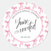 招待されましたボウブライダルシャワー封筒用シール ラウンドシール (正面)