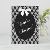 招待されました、白/黒のダマスクパターン、楕円 招待状 (スタンド正面)
